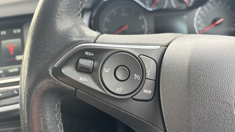 Vauxhall Crossland 1.2 Turbo [130] Design 5dr Auto Petrol Hatchback